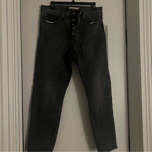 Levi’s Black Wedgie Straight Fit Women’s Jeans. Size 31. Good quality and deal!